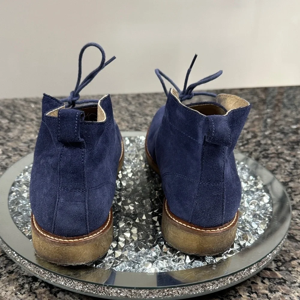 Banana Republic Deep Blue Suede Chukka Boots 9